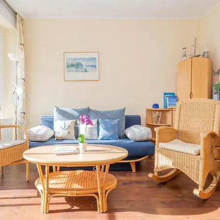 Lejlighed Im 1 Og Mit Balkon In *